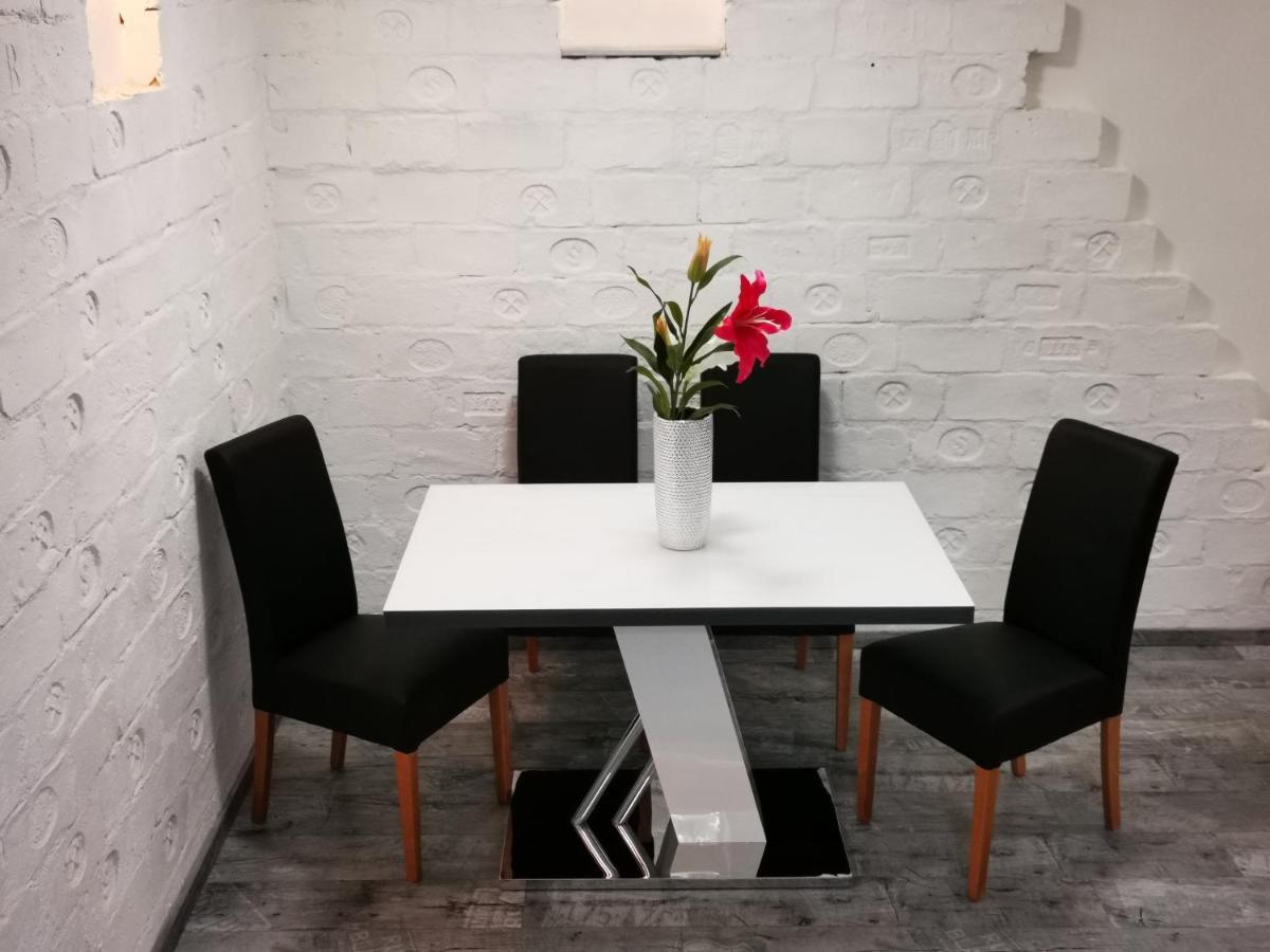 MogyoródLuxury Basement In The Surrounding Of Budapestアパートメント エクステリア 写真