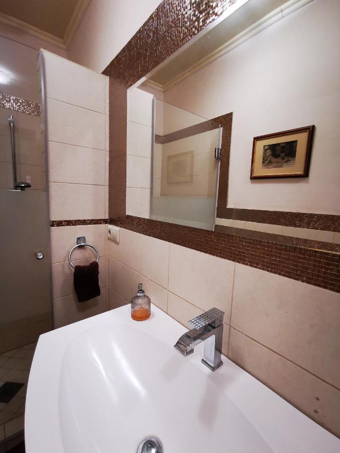 MogyoródLuxury Basement In The Surrounding Of Budapestアパートメント エクステリア 写真